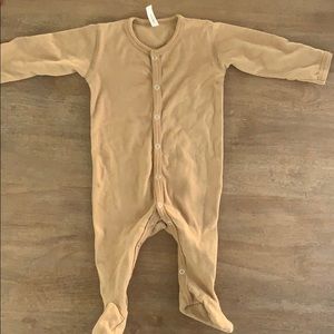 Quincy Mae snap footie EUC 3-6m